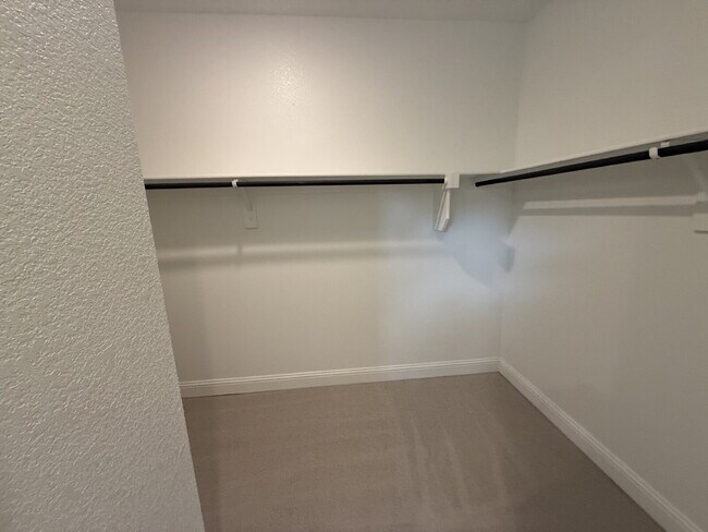 Building Photo - 3215 Sedge Grass Dr