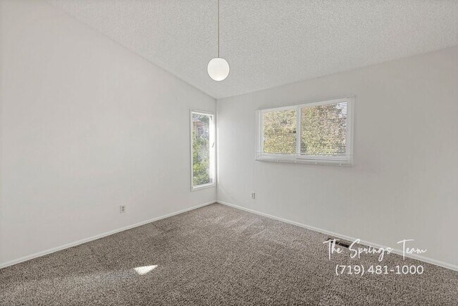 Building Photo - 5448 Fiesta Ln
