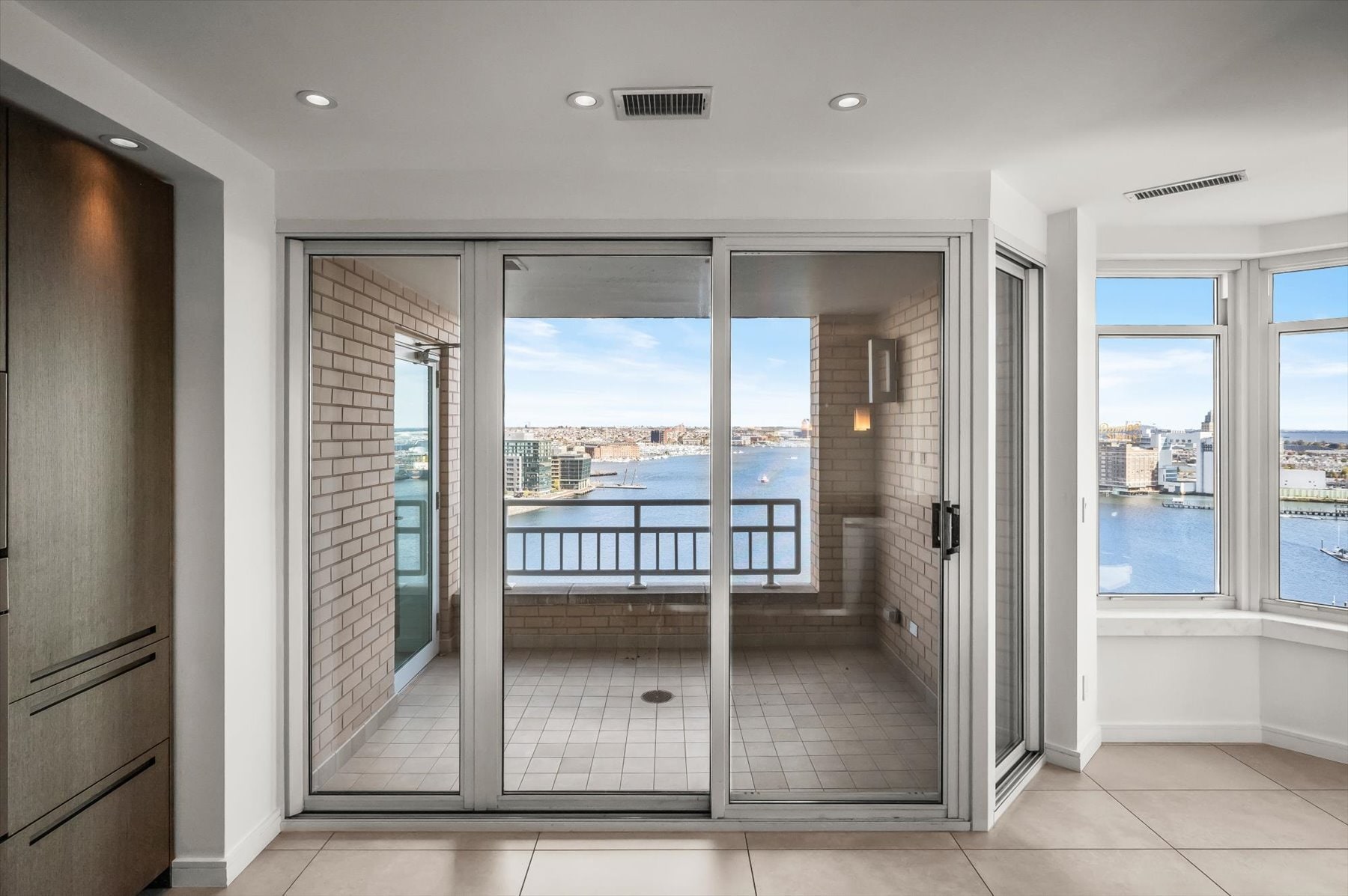 Building Photo - 100 Harborview Dr