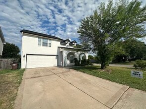 Building Photo - 2515 Eastwood Ln