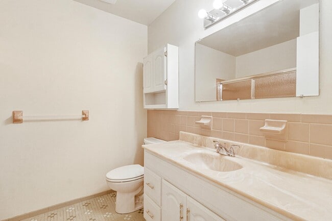 Building Photo - 4601 Wood Dr