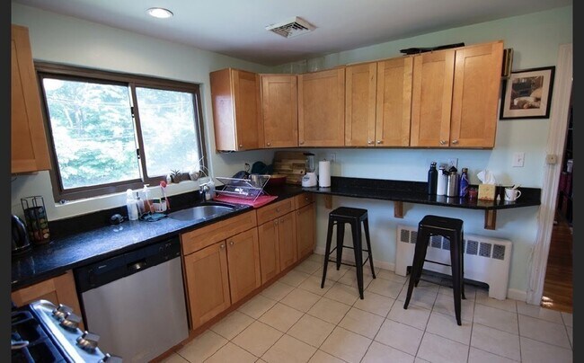 Building Photo - 9 Reservoir Rd