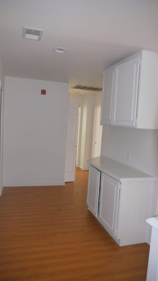 Building Photo - Stunning 3 Bed 3 Bath Duplex in Placentia with Open Floor Plan and Vaulted Ceilings.
