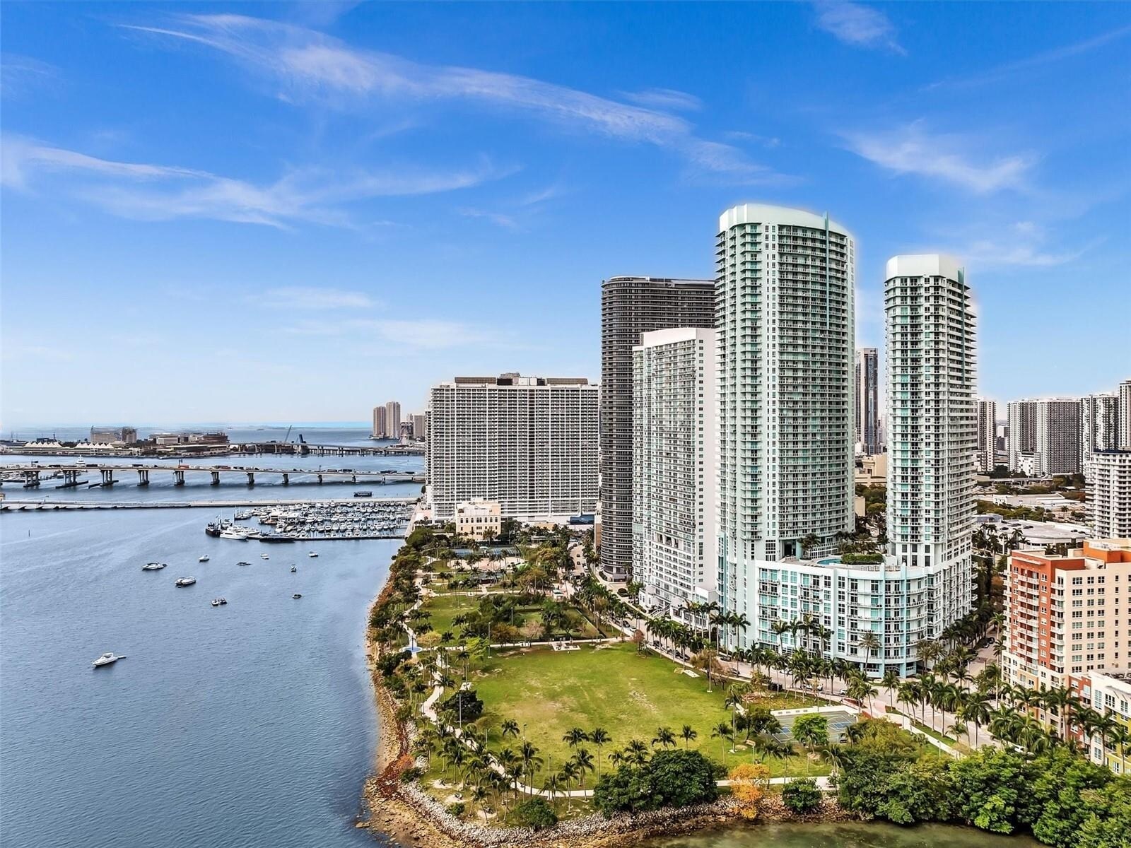 Building Photo - 1900 N Bayshore Dr