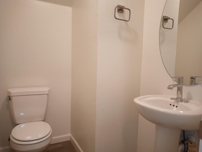 Building Photo - 1945 Kelly Ln