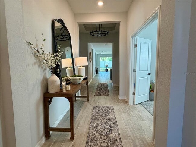 Building Photo - 2679 Ridgetop Ln