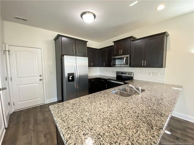 Building Photo - 140 Verdmont Dr