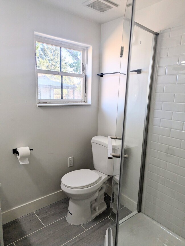 Building Photo - Beautiful Studio Near Downtown Denver – Mo...