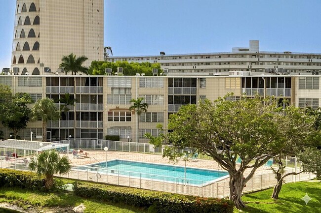 Building Photo - 1690 NE 191st St