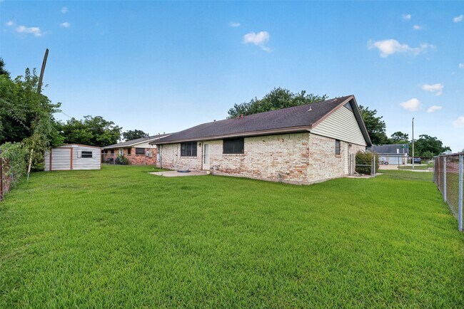 Building Photo - 4701 Crepe Myrtle Ln