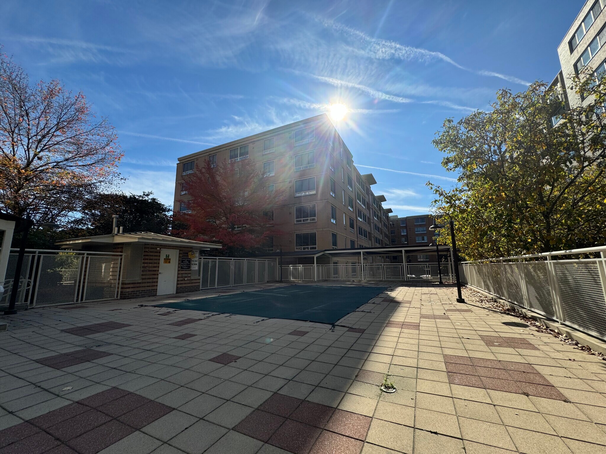 Pool - 800 4th St SW