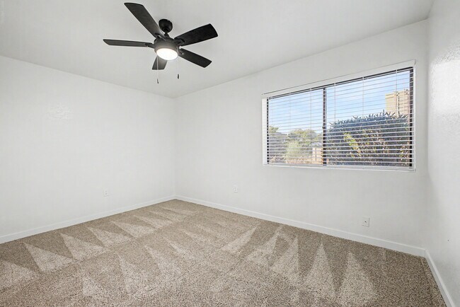 Building Photo - 16624 E Palisades Blvd