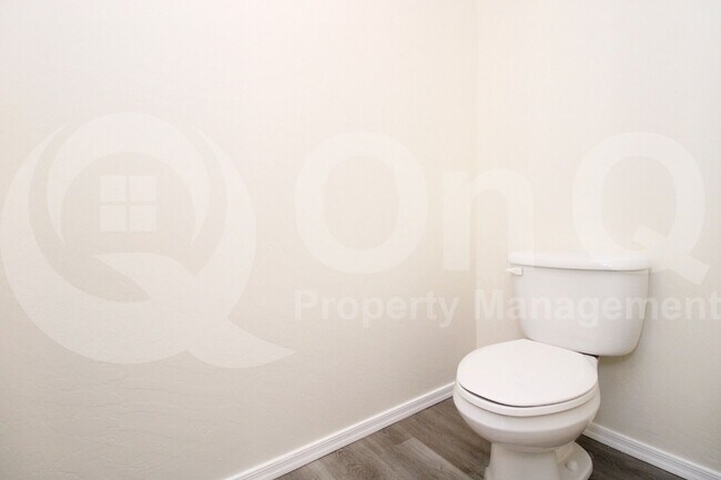 Building Photo - 4256 E Baylor Ln