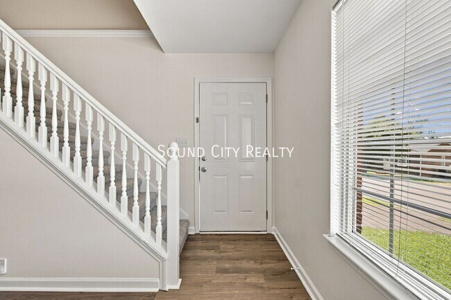 Building Photo - 4113-A Hunting Dr-
