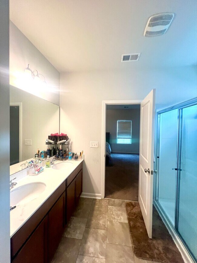 Building Photo - Parsons Mill Castle Hayne, 4BR, 2 Car Gara...