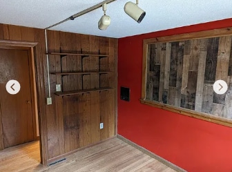 Building Photo - 536 W Pelham Rd