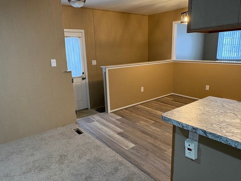 Building Photo - 35328 Lucinda Dr