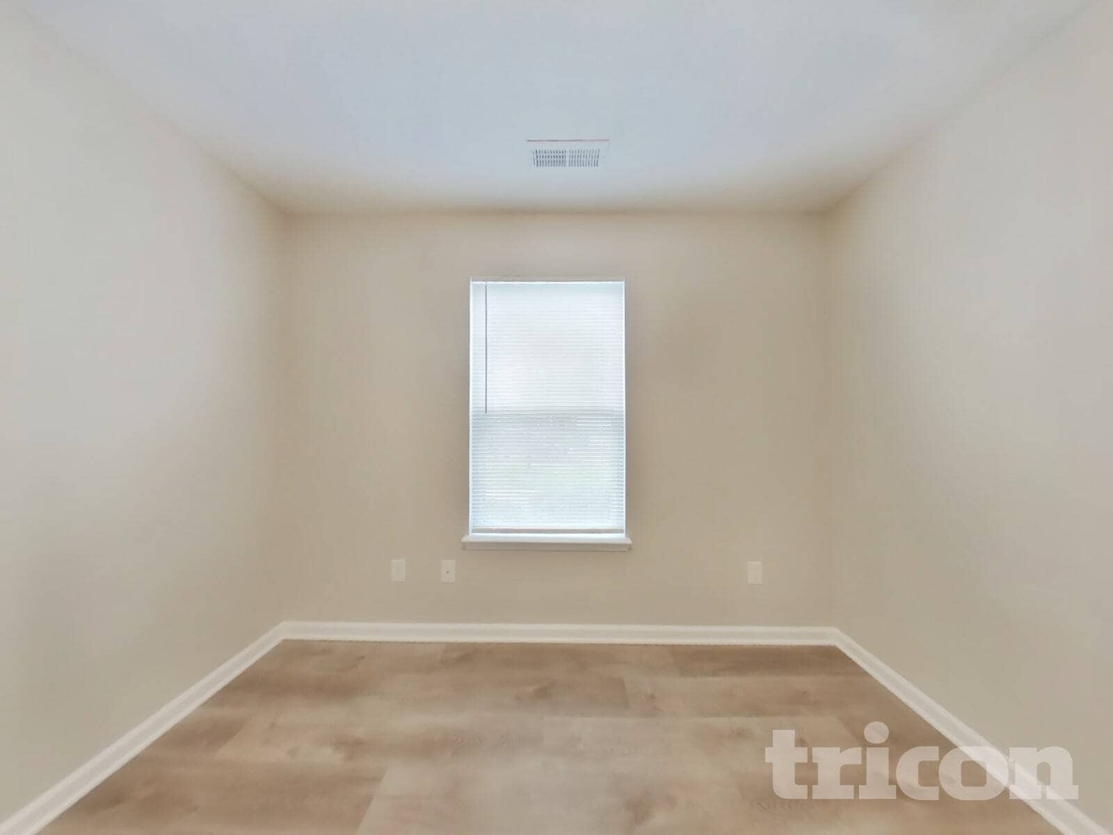 Building Photo - 6353 Avacado Dr