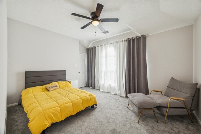 Building Photo - 11306 Avon Pl