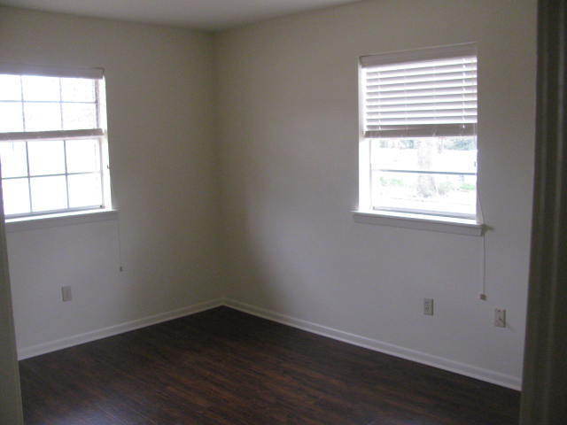 Building Photo - 2005 Glenhaven St