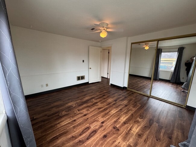 Building Photo - 4924 N Pearl St