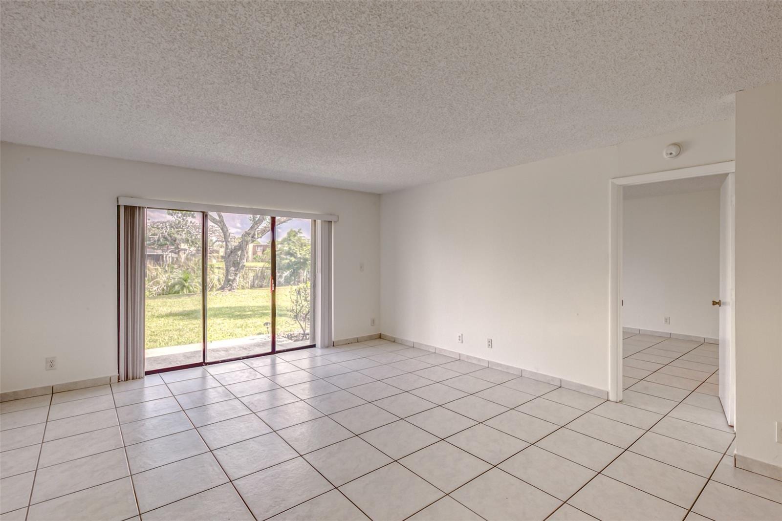 Building Photo - 9818 Nob Hill Ct