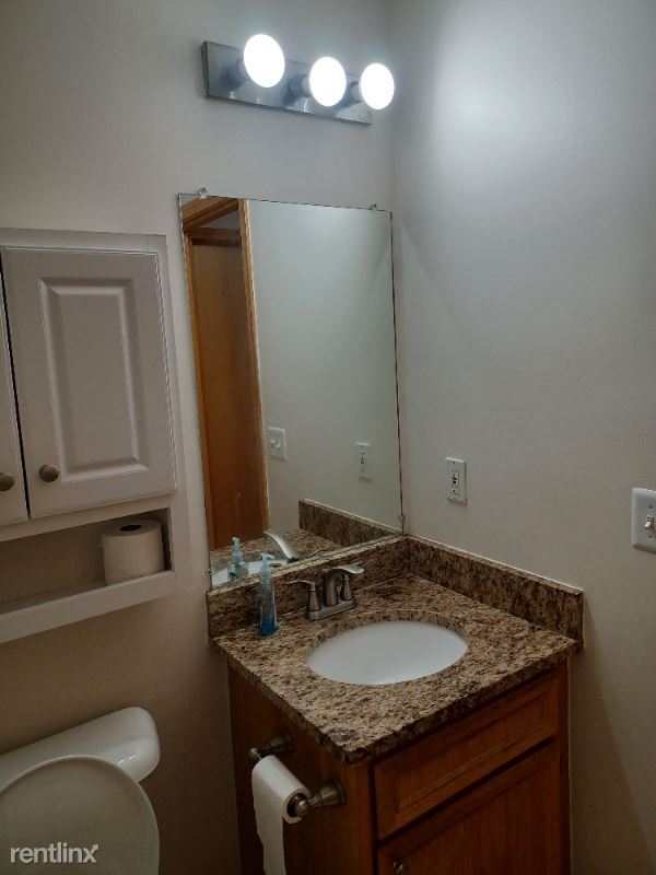 Building Photo - 2 br, 1 bath Condo - 2222 Frazho Rd