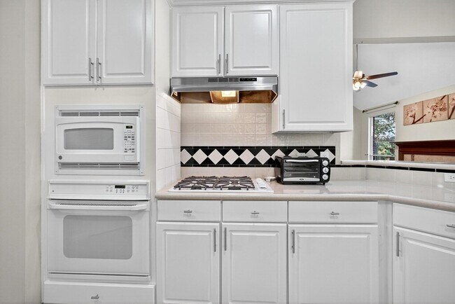 Building Photo - 18502 Berry Leaf Ct