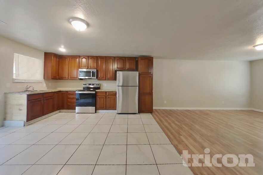 Building Photo - 4889 Milos Dr