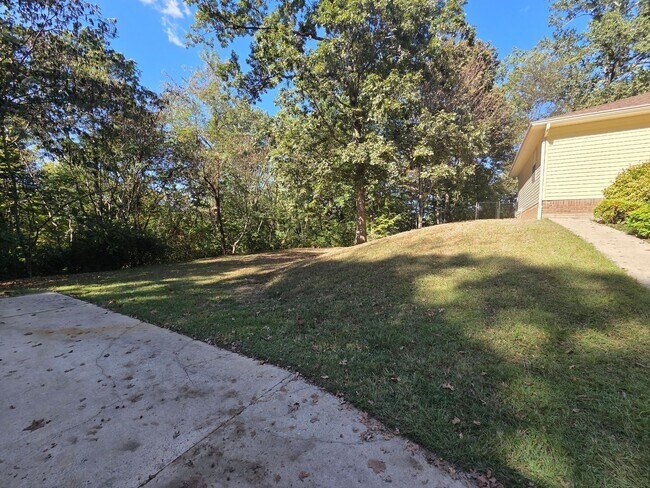 Building Photo - Charming 3-Bedroom Home Near the Interstate