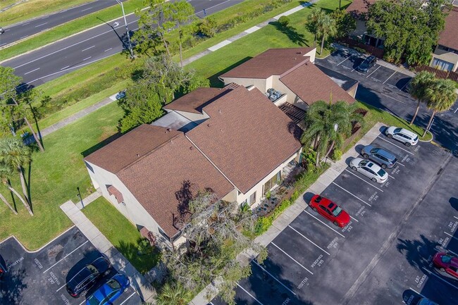 Building Photo - 890 N Village Dr