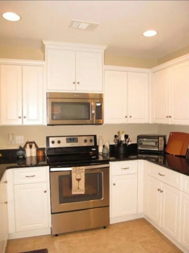 Building Photo - 2117 Grove Landing Way