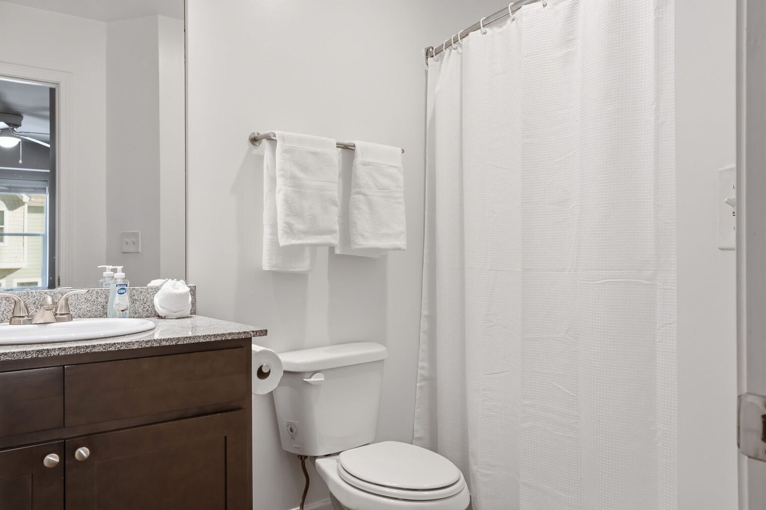 Building Photo - 205 Tiliwa Ct