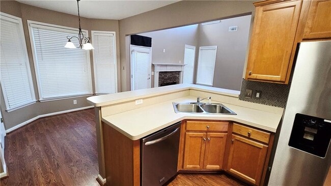 Building Photo - 223 Elmbrook Ln