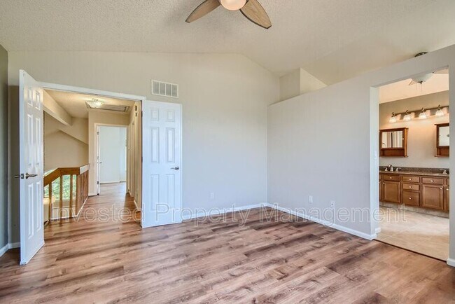 Building Photo - 3764 Seramonte Dr