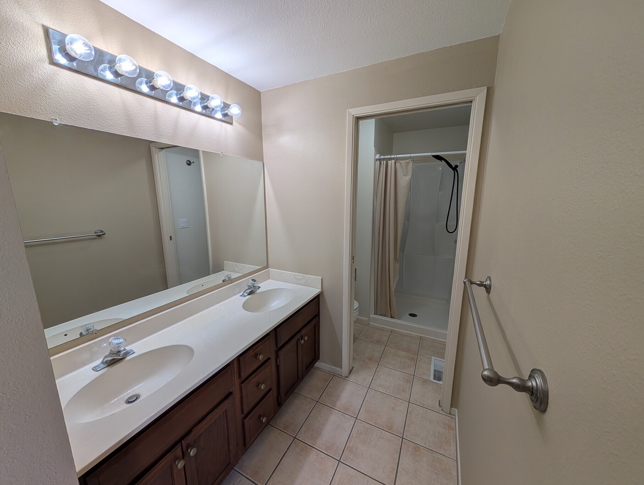 Building Photo - 2718 Powder Dr