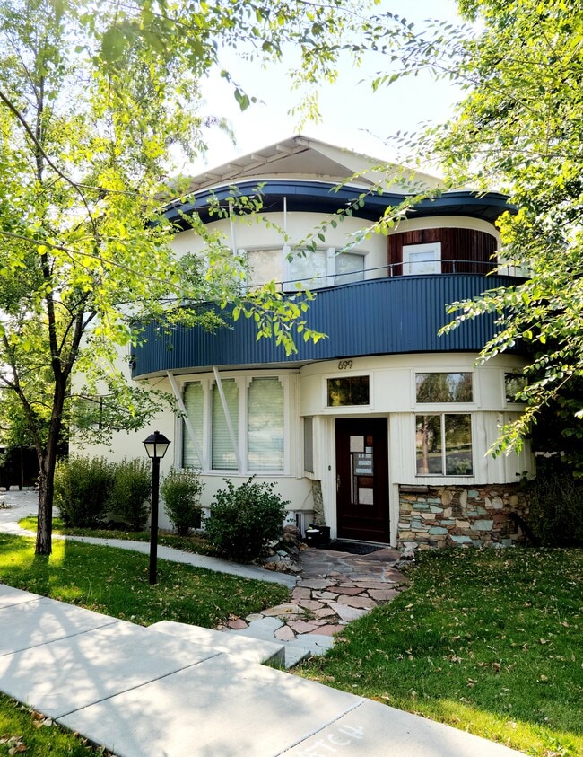 Building Photo - 699 N 600 E