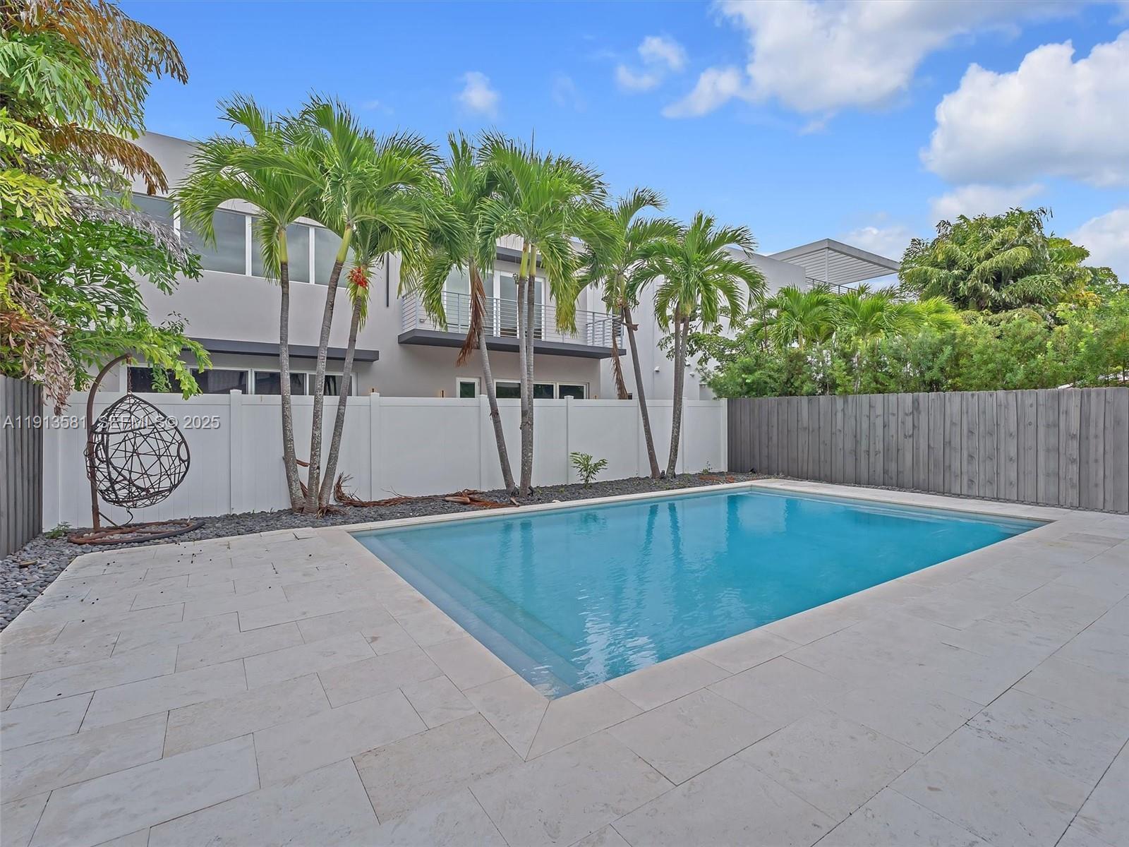 Building Photo - 10250 NW 76th Ter