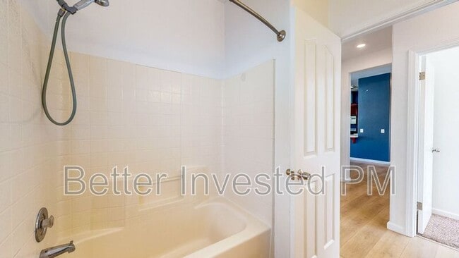 Building Photo - 430 Merlot Dr