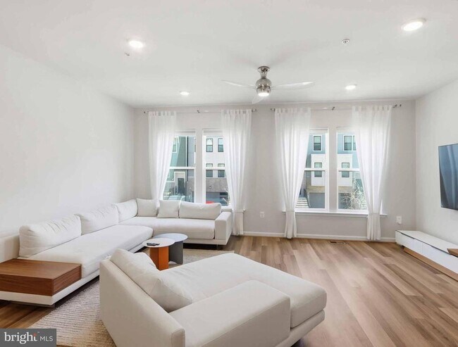 Building Photo - 3289 Watershed Blvd