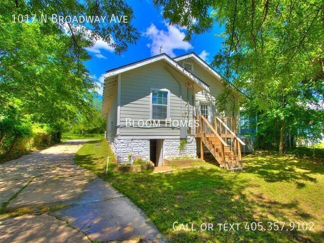 Building Photo - 1017 N Broadway Ave