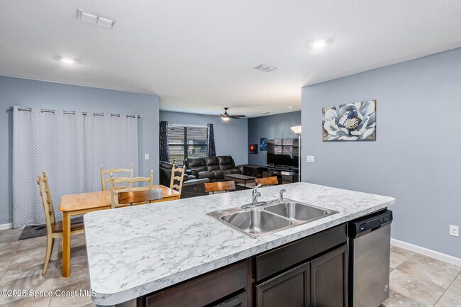 Building Photo - 6125 Orsino Ln