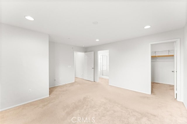 Building Photo - 64 Full Moon