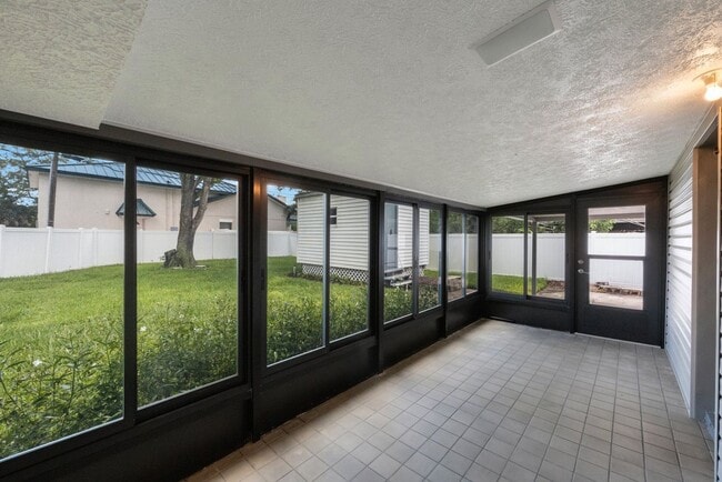 Building Photo - Cute 1 bedroom home with 2 patios and shed***MOVE IN JUNE 20TH****