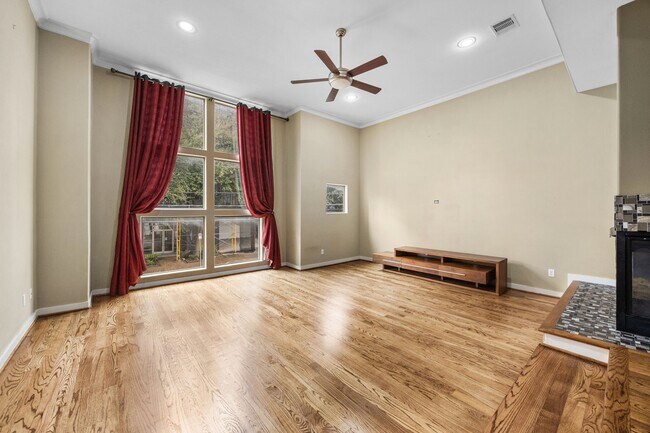 Building Photo - 510 Jackson Hill St