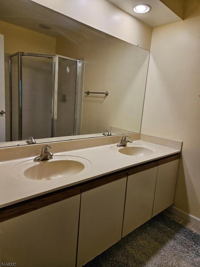 Building Photo - 271 Abbey Dr