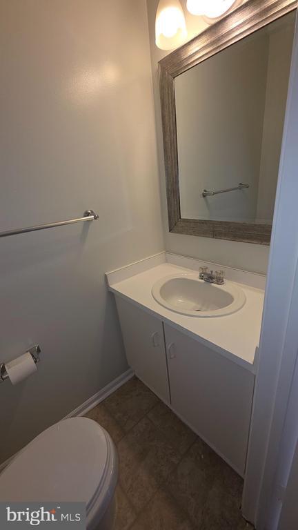 Building Photo - 25 Hamlet Dr