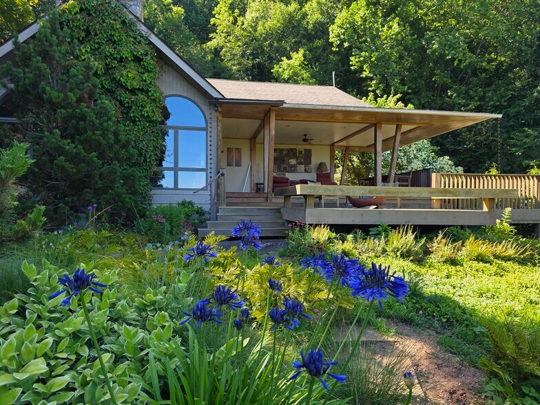 Building Photo - 100 Crab Apple Ln