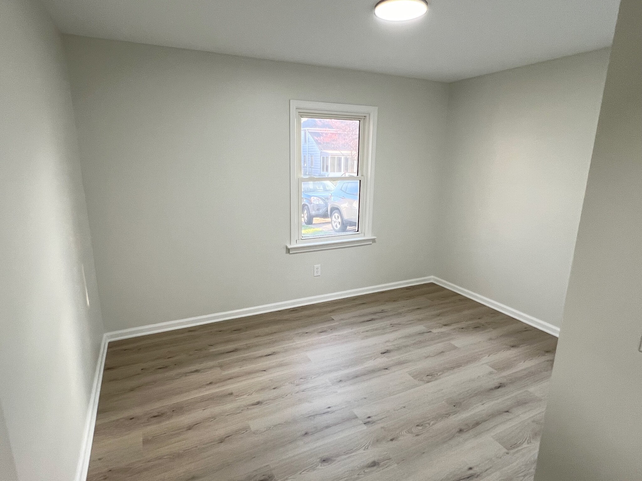 Building Photo - 170 Rosslyn Ave