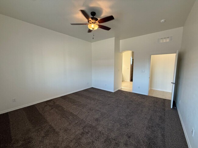 Building Photo - Livingston Ranch - BRAND NEW & IMMACULATE